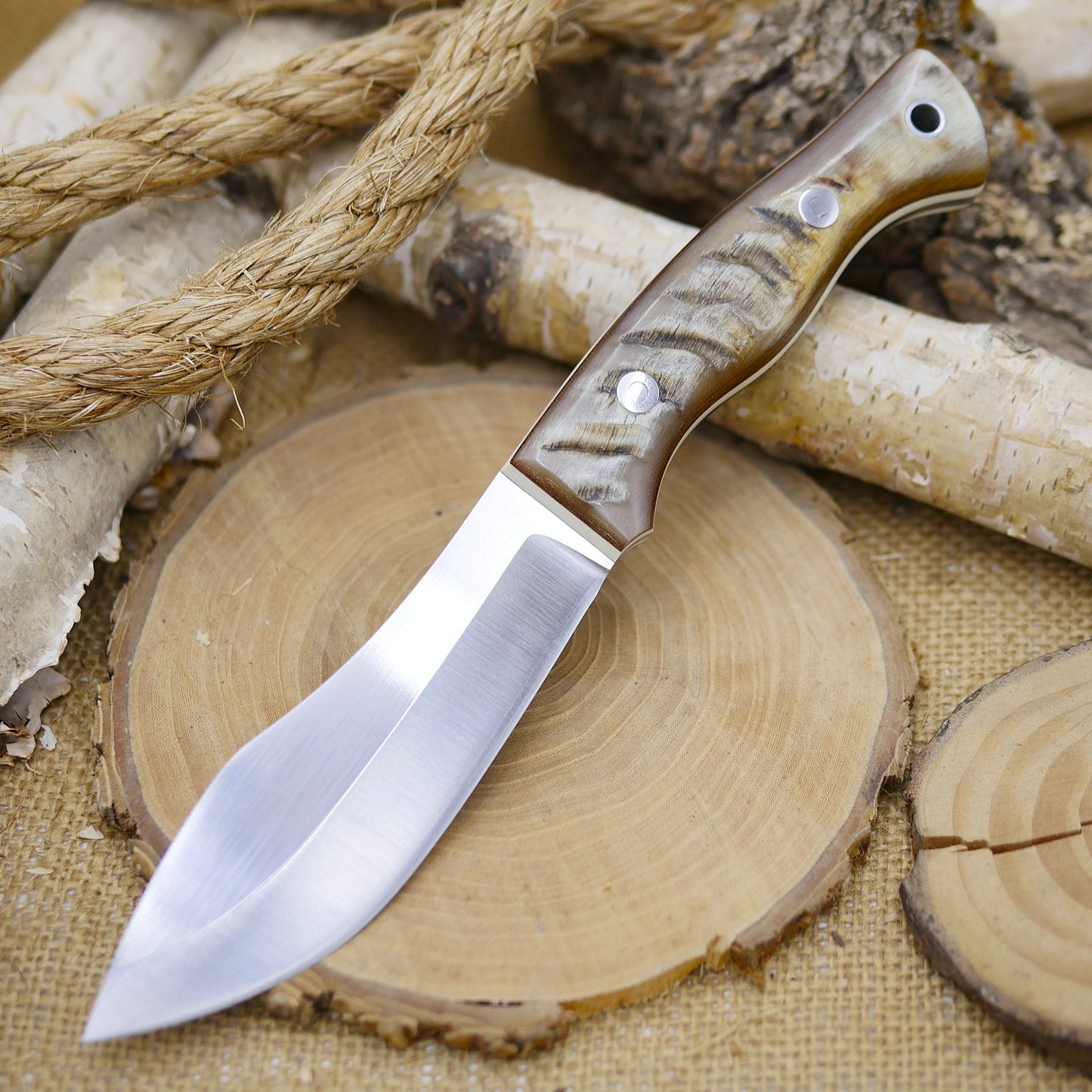 Guide: Ram's Horn, Ivory G10 & Brown Linen