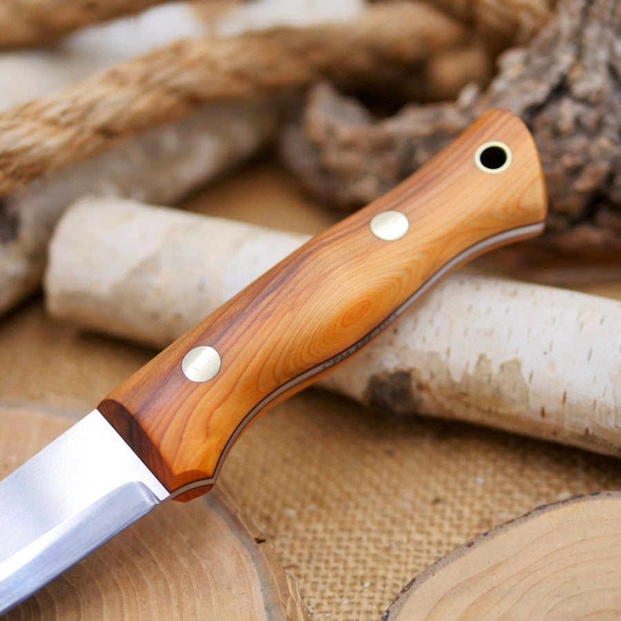 Voyageur: English Yew & Red Liners