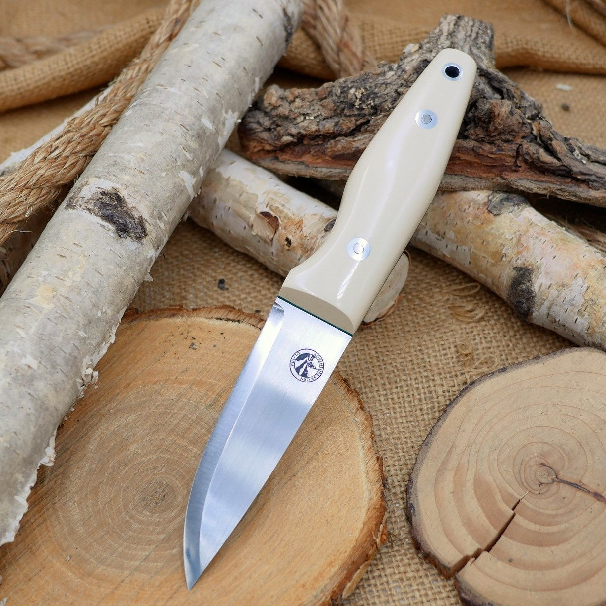 Woodsman: Ivory paper & kelly green liners