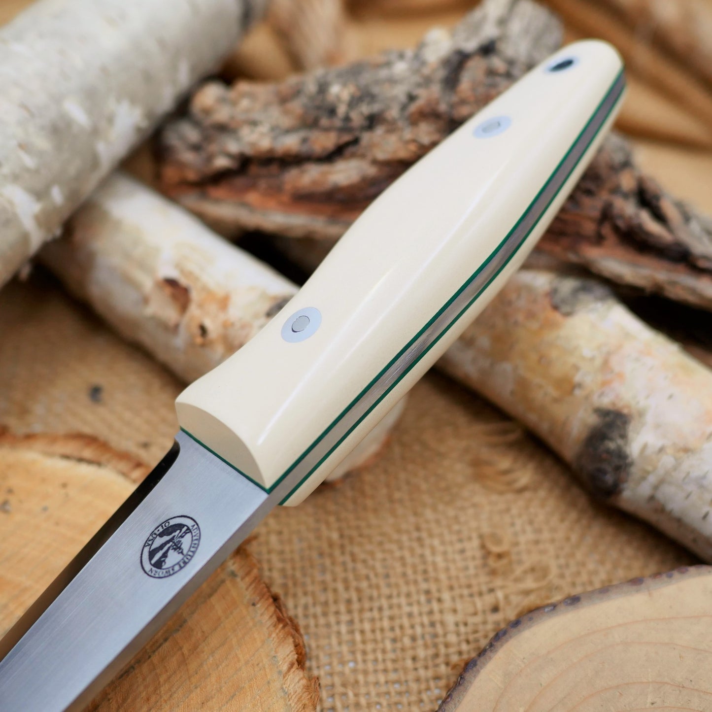 Woodsman: Ivory paper & kelly green liners