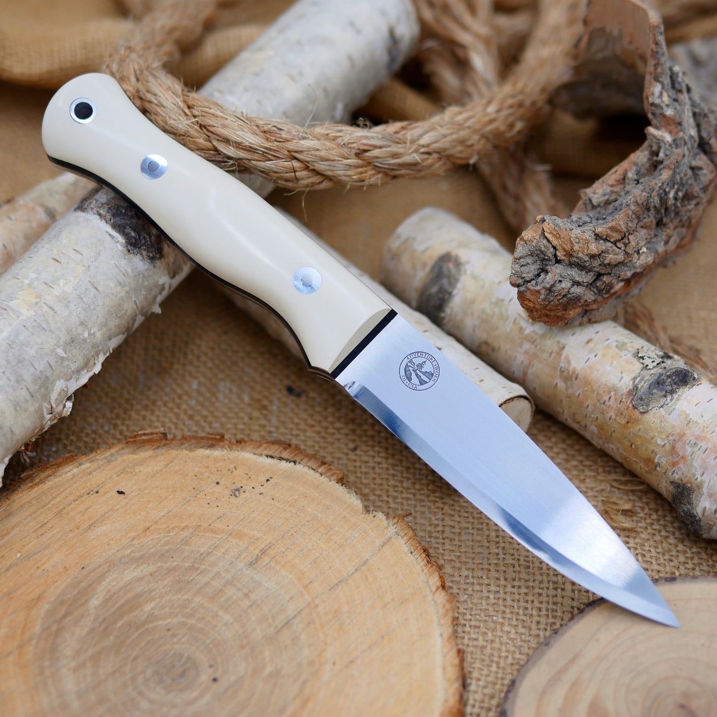 [In-Stock] Mountaineer: Ivory Paper & Black G10 Liners