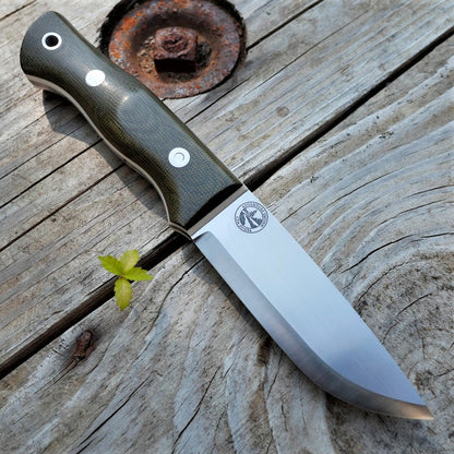 Huntsman: Green Canvas & White Linen