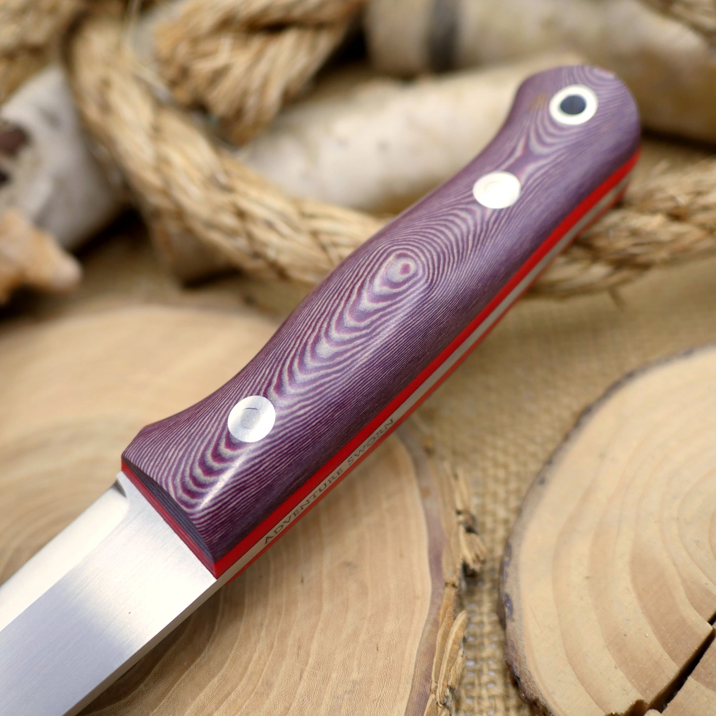 Classic: AEB-L, Red & Tan Richlite, Bright Red G10 Liners