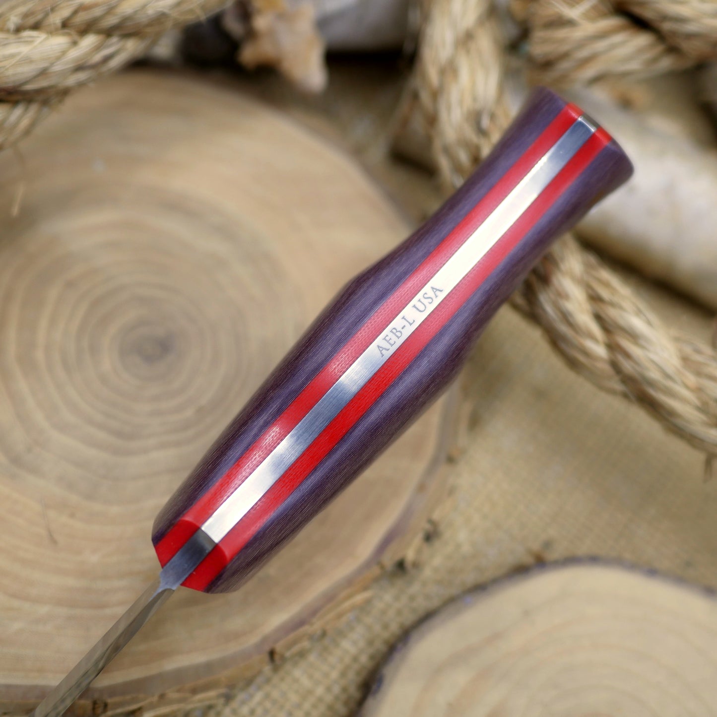 Classic: AEB-L, Red & Tan Richlite, Bright Red G10 Liners