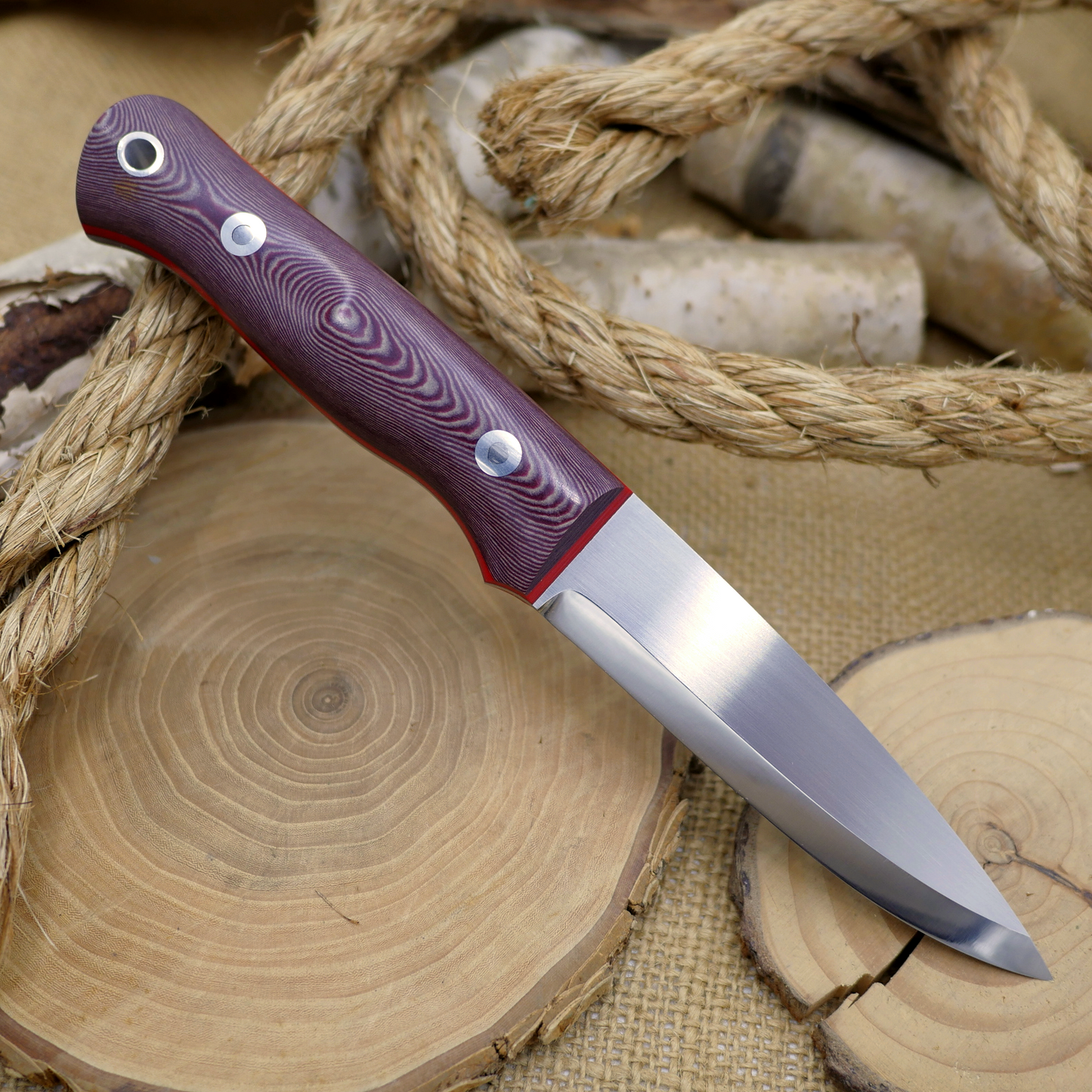 Classic: AEB-L, Red & Tan Richlite, Bright Red G10 Liners